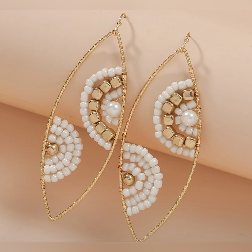 2 For 25$ NEW! Elegant Gold and White Beaded Earrings - Picture 2 of 3